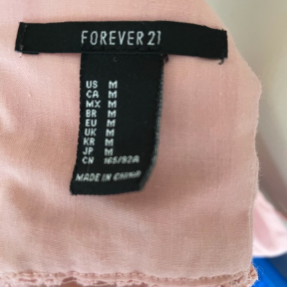 Forever 21 pink crop top 💕 - Picture 2 of 2